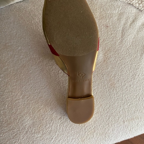 Katie Perry Stephanie gold flats with red bow! - Picture 2 of 2
